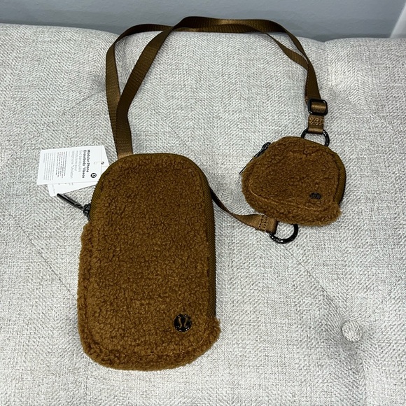 Lululemon Modular Phone Fleece Crossbody Bag Bronze Brown NWT - Picture 3 of 9